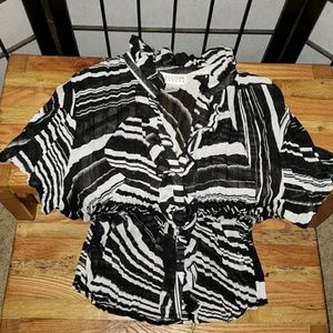 🦇😎 Allison Taylor 😎🦇Sheer ruffle button fun 🖤